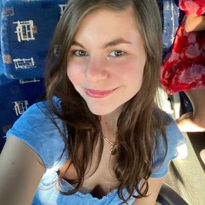 Meet your Posher, Eva